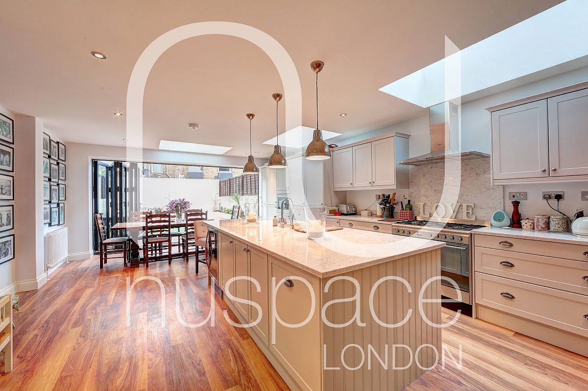 Portfolio | Wrap around kitchen extension with a flat roof